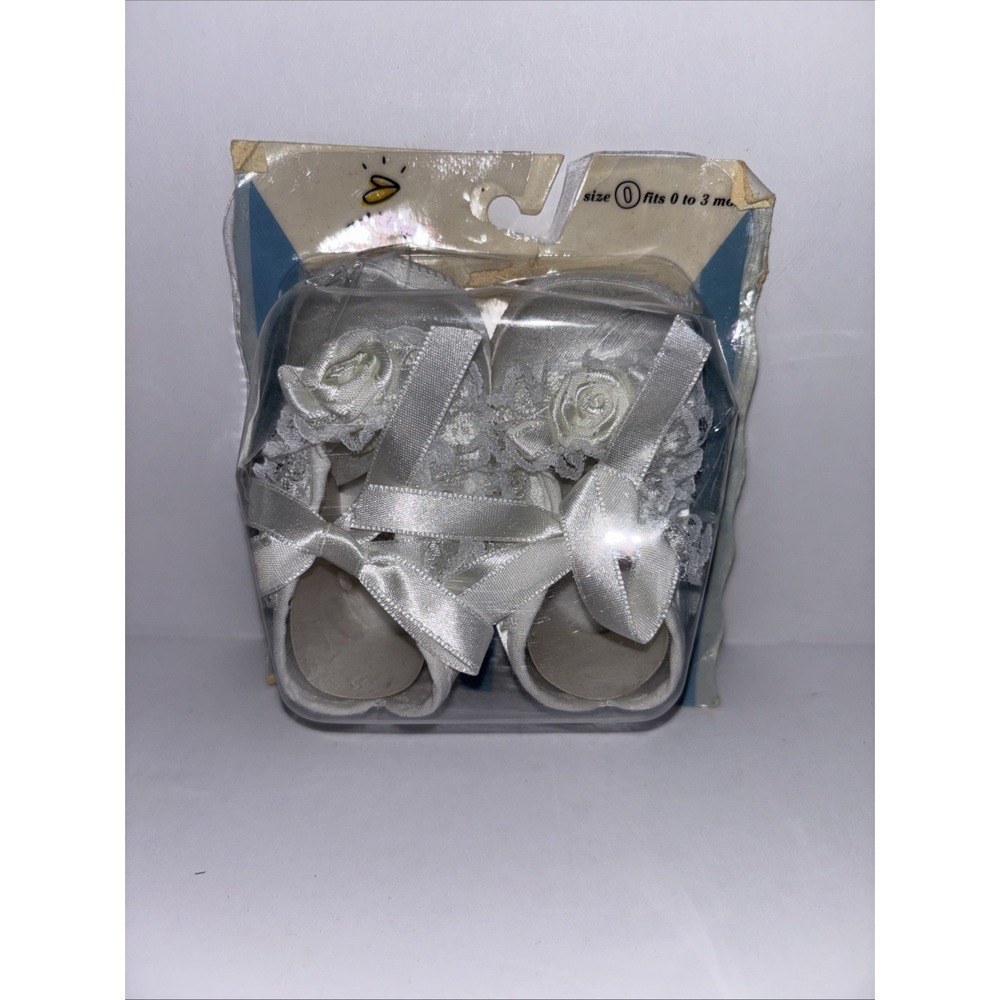 Vintage 1996 Gold Bug Soft Infant Shoes Satin With‎ Lace & Ribbon Sealed NOS